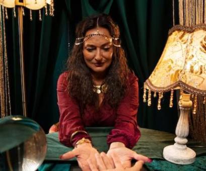 meertalig getalenteerd medium, doet reiki, psychologe, magnetiseren