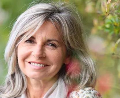 Saskia: spiritueel medium &amp; natuurlijke healer voor directe inzichten met warme helderheid.